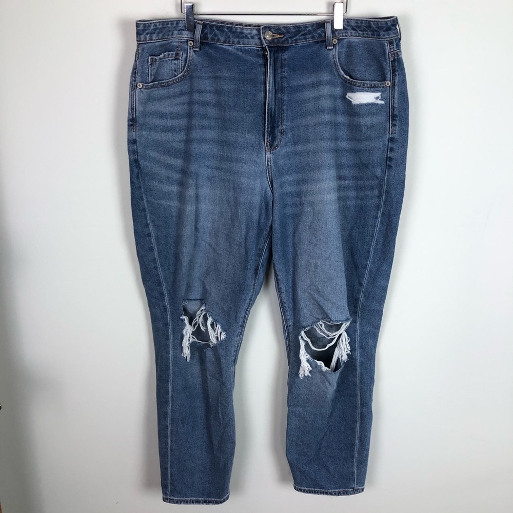 American eagle 20 high rise mom jeans distressed ripped